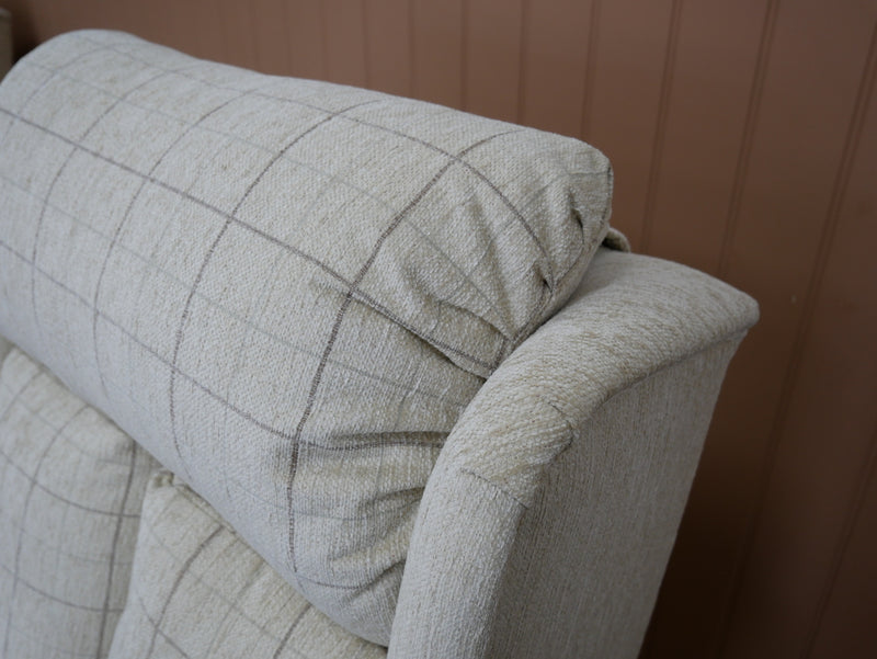 Warkton Customisable Riser Recliners