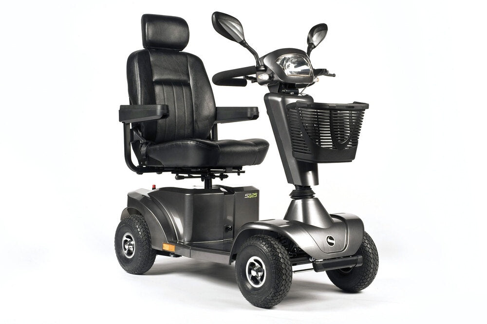 Comfy, adjustable captains seat